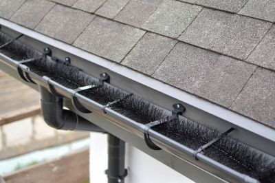Close-up of Gutter Cover Fit